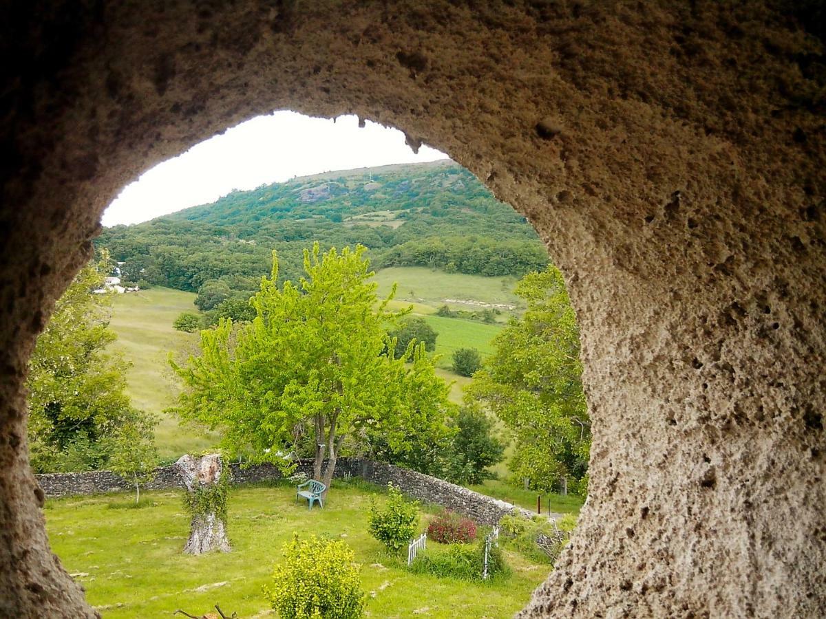 "Il Etait Une Soie..." Saint-Vincent-de-Barres Exterior photo